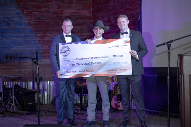 2023 CloudDancer scholarship recipients on stage